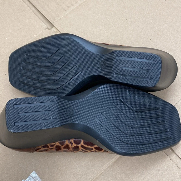 Classic and Elegant Two Tone Croc Print Women's Size 35 - Picture 7 of 8